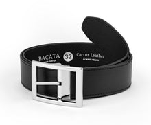 Charger l'image dans la galerie, Tabaré - Ceinture pour homme en cuir de Cactus.